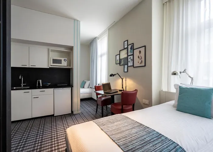 Leopold ホテル 4*